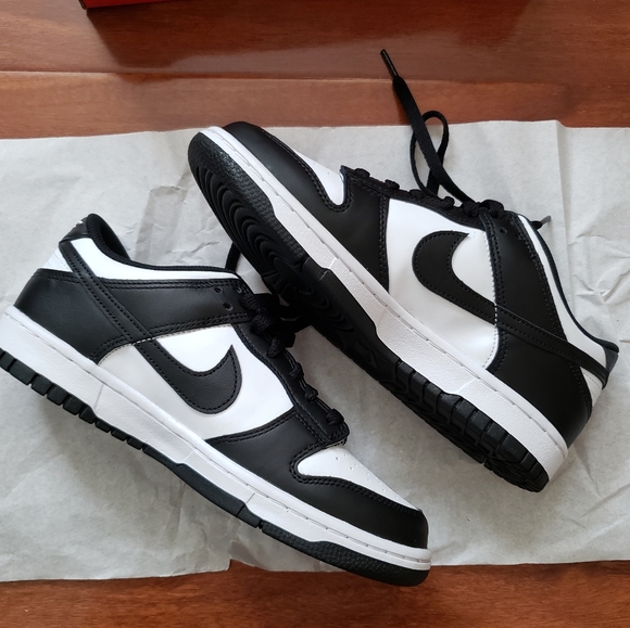 Dunk Low GS Size 6 / WOMEN Size 7.5 - Picture 1 of 12